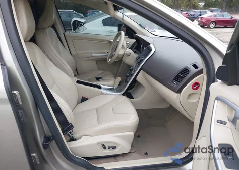 2011 Volvo Xc60 3.2 z USA, uszkodzony, nr VIN YV4952DL9B2208956